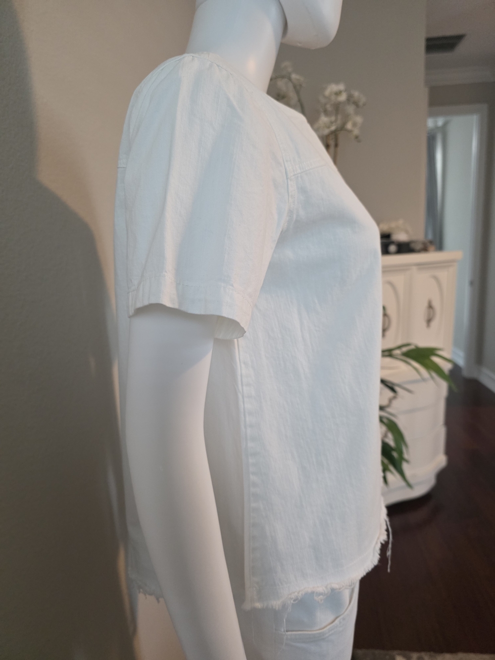 fab'rik White Short-Sleeve, Frayed-Hem, Pocket Top - Size M - Picture 3 of 8